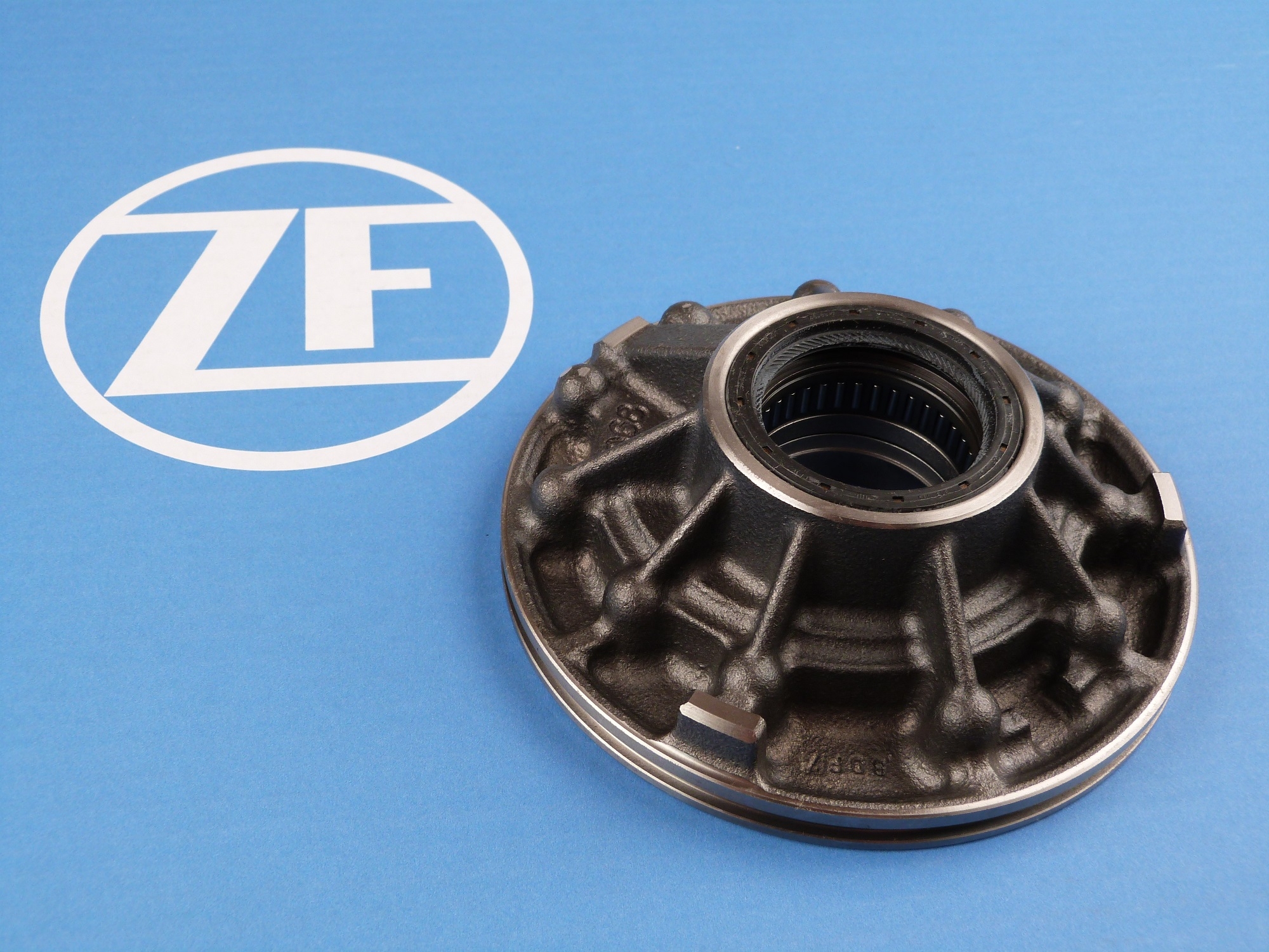 1 Stück ZF Getriebe Ölpumpe