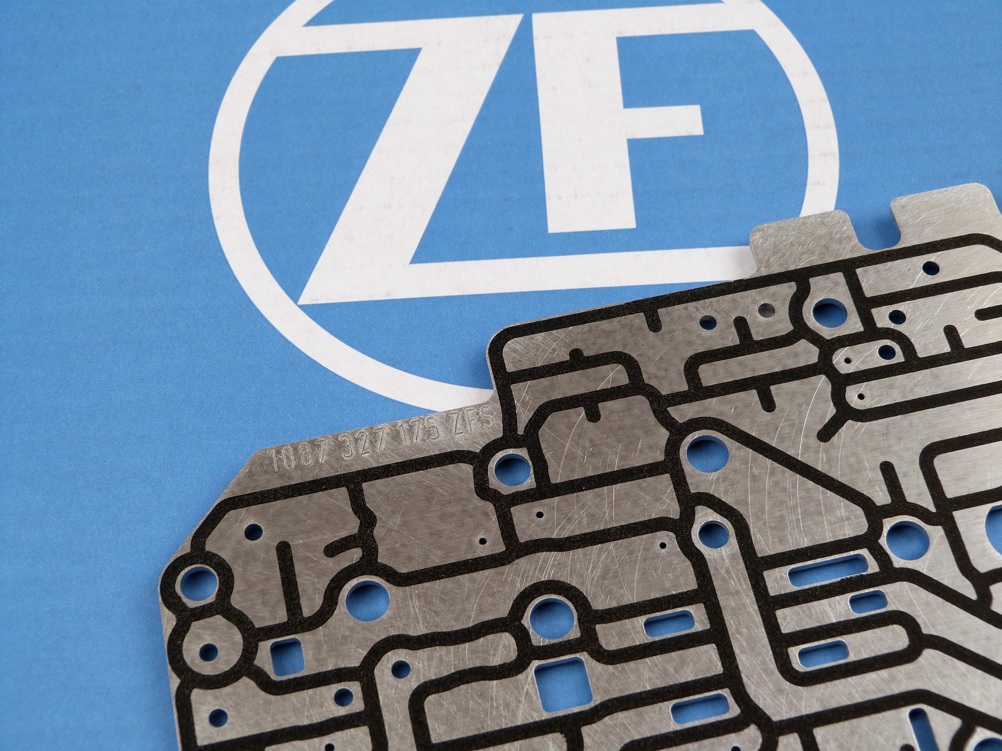 ZF 0501.227.048 Zwischenplatte + Dämpferkolben + Hülsen 8HP