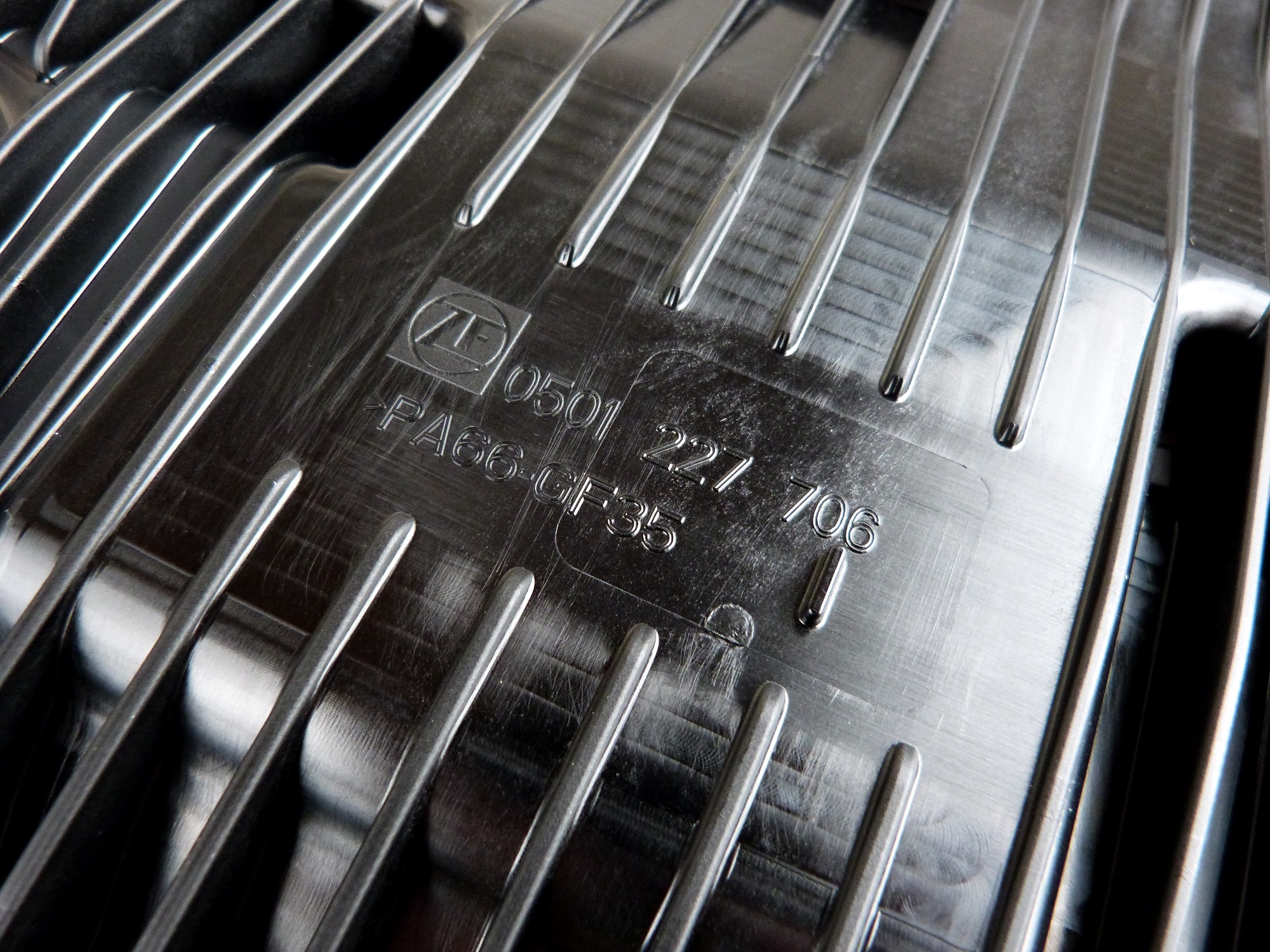 ZF Getriebeölwanne für 8HP95A inkl. Schraubensatz