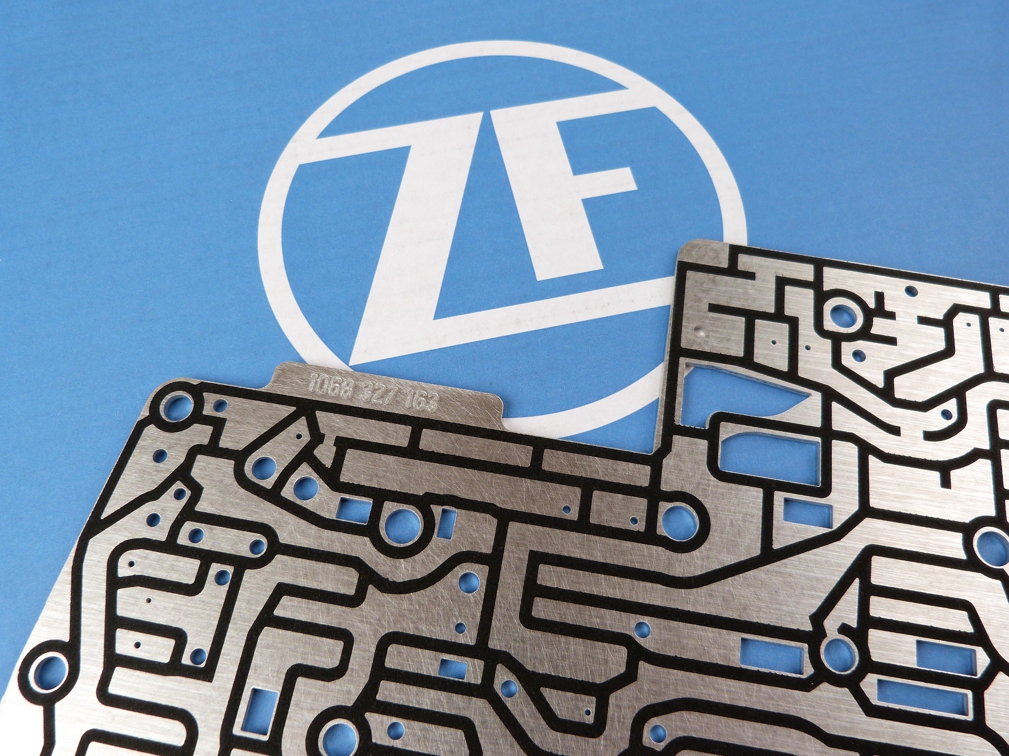 1 Stück ZF Zwischenplatte 1068.227.047